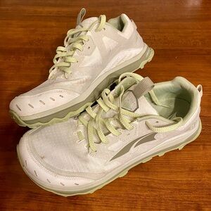 Altra Lone Peak 6 Women’s Trail Running Hiking Shoes White Gray Olive Green